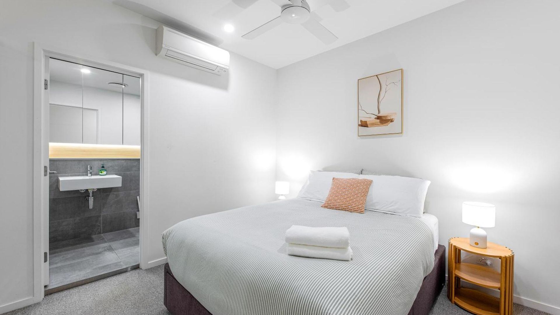 The Park Life A West End 2 Bed Retreat