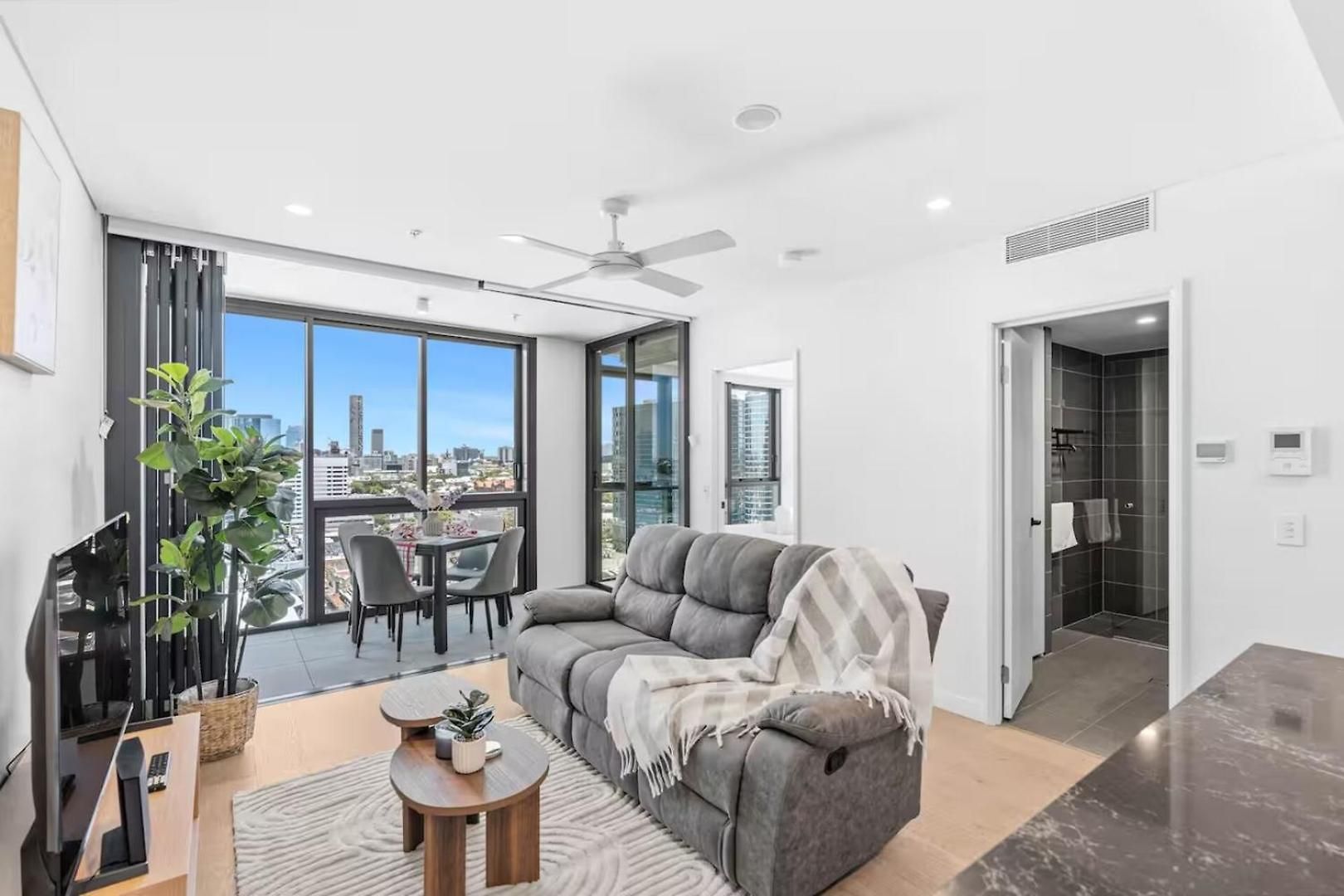 Luxury High-floor 1br Retreat With Balcony Apartment Brisbane