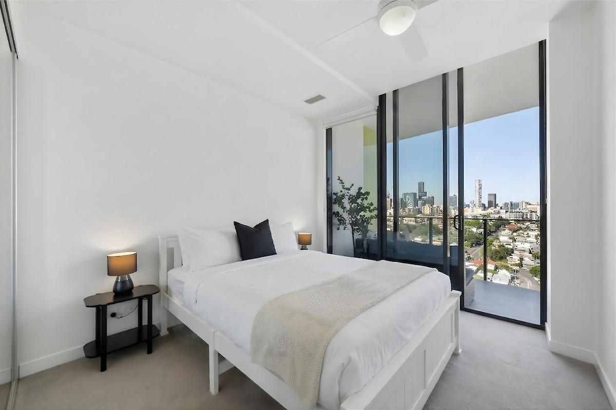 Apartment Penthouse Sleeps 8 - Cbd Views - Pools- Games - Baby