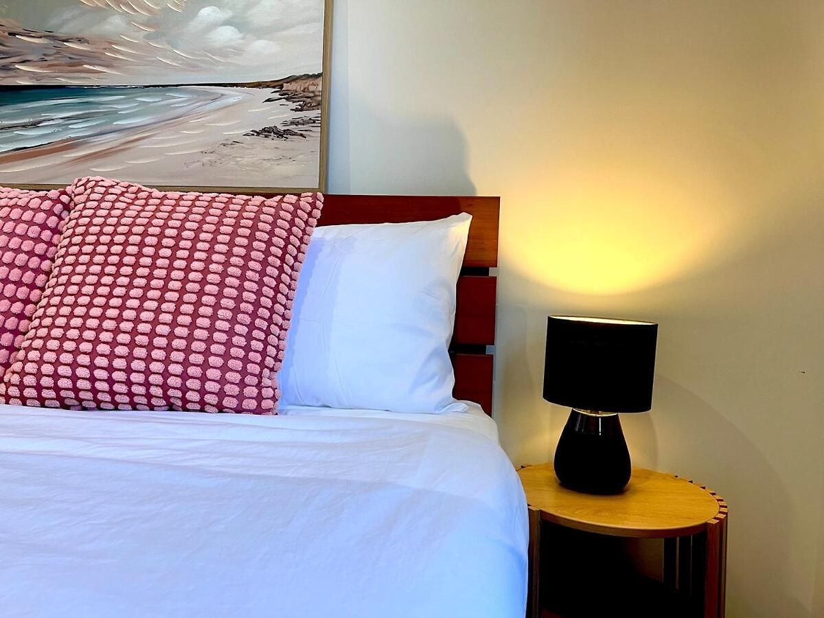 Cannon Hill 2br Retreat With Patio & Parking * Brisbane