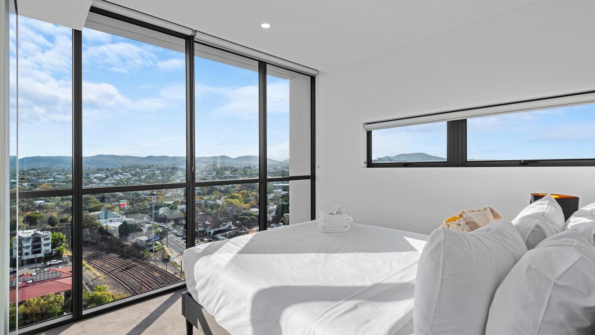 Spacious 3br Near Stadium W Views, Pool And Car Park * Brisbane