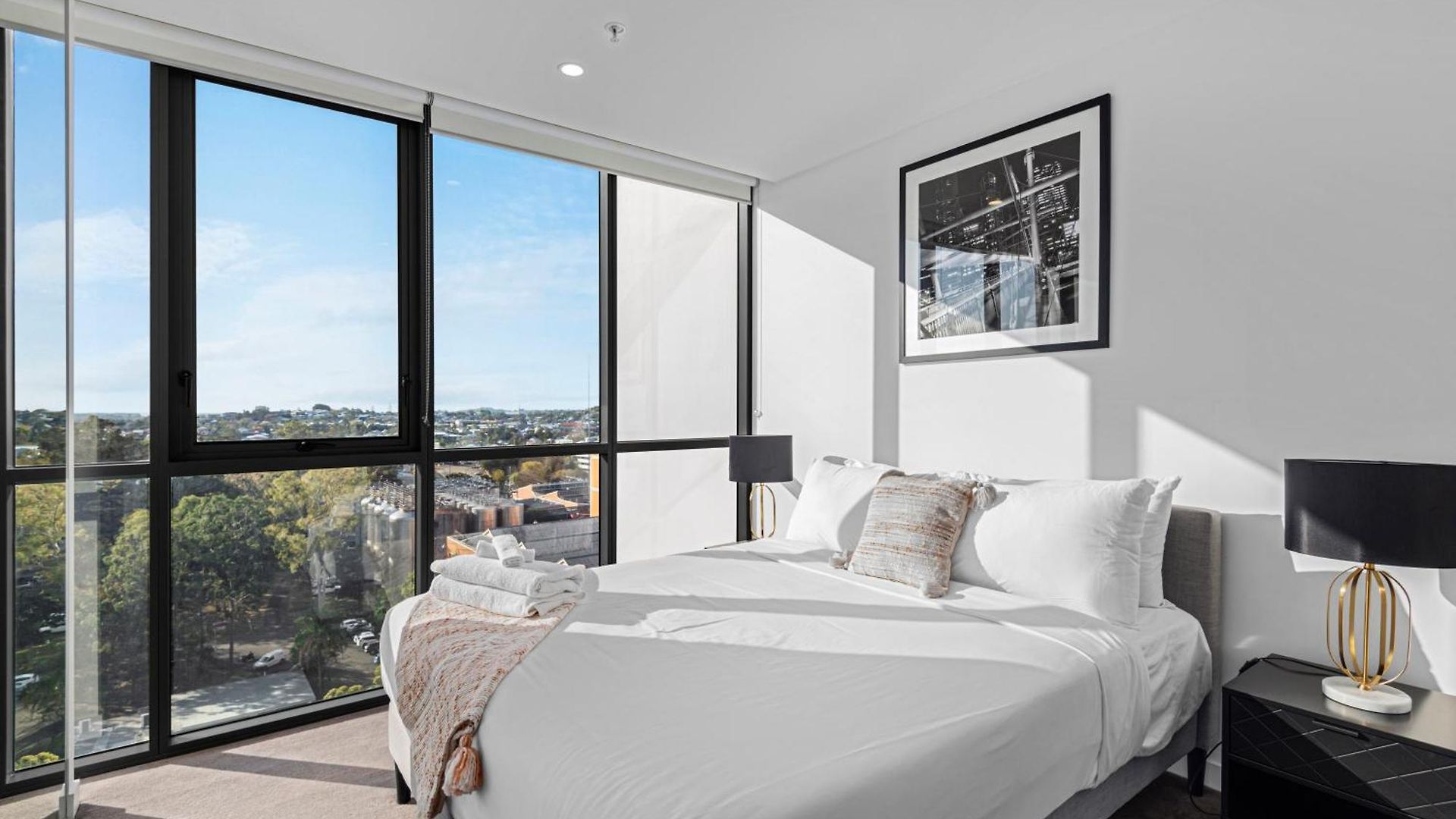 Apartment Spacious 3br Near Stadium W Views, Pool And Car Park