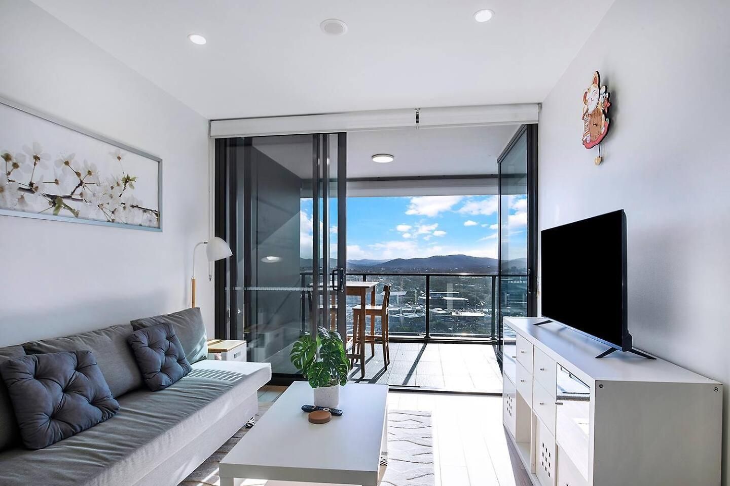 Apartment Windward - Inner-city Skyline With Pool Access *