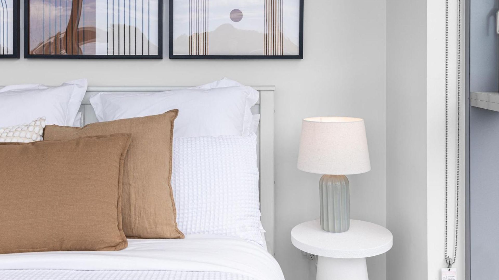 Portside Luxe Retreat 2br Free Parking & Pool Apartment *