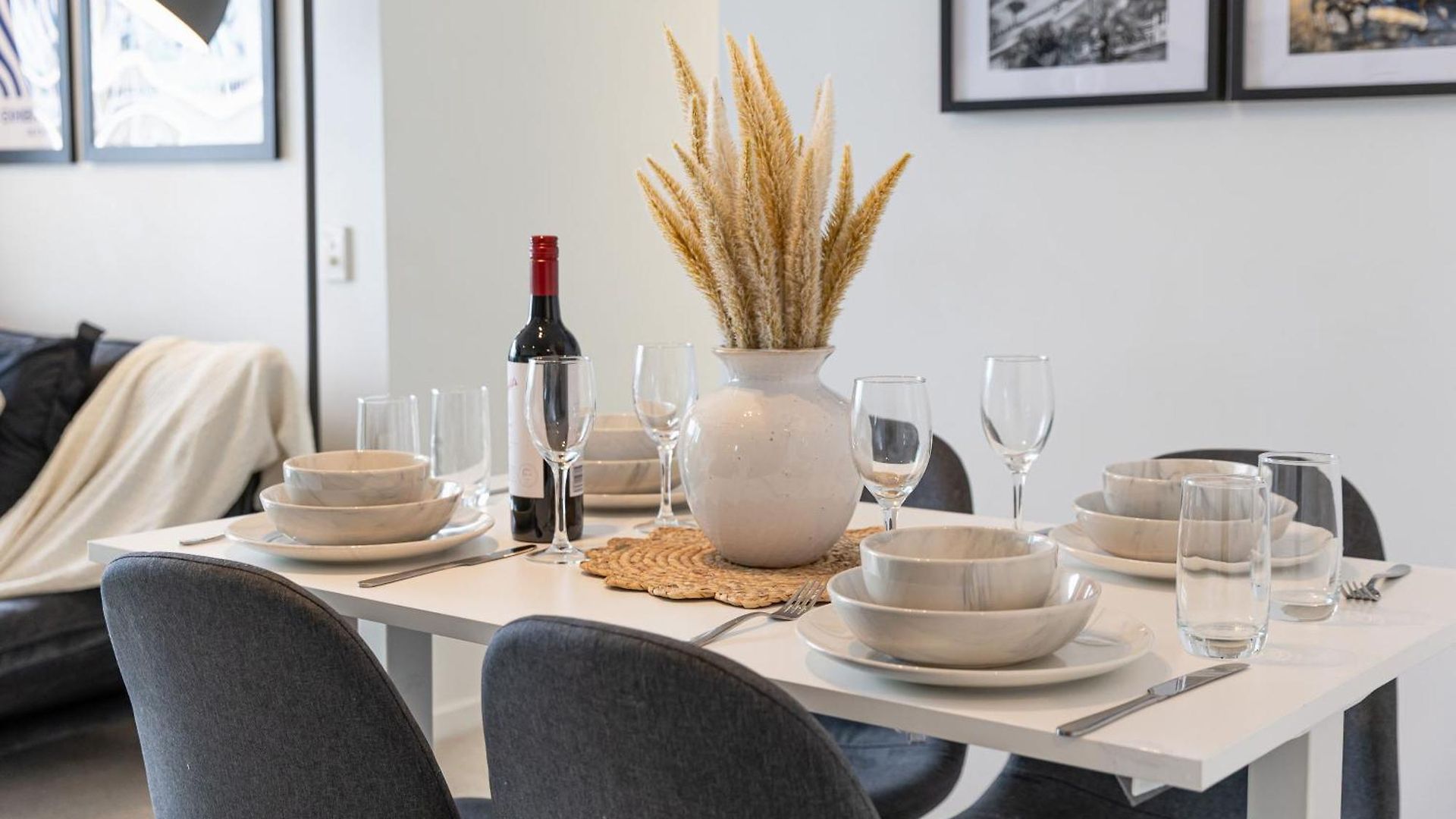 Apartment Portside Luxe Retreat 2br Free Parking & Pool *