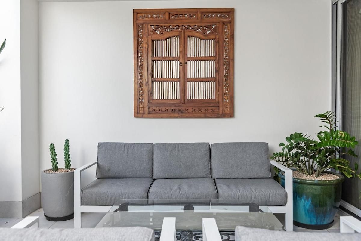 Apartment Spacious Comfortable Unit With Free Parking & Pool
