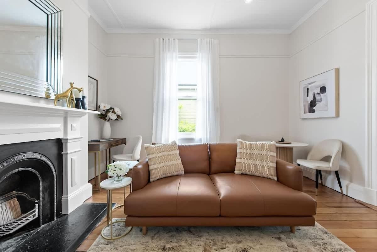 Art Deco With Modern Twist 1bed-1bath-1car-new Farm *