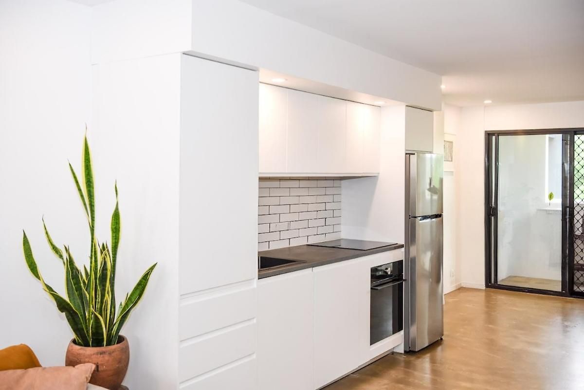 Apartment Quiet New Farm Retreat With Pool & Free Parking