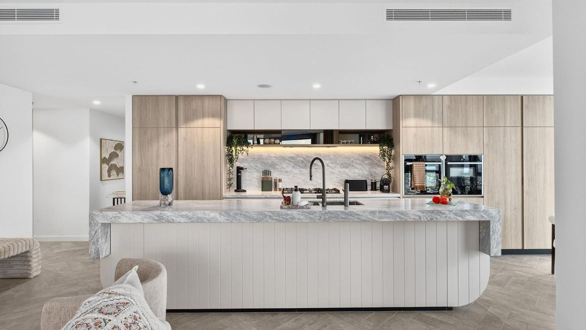 3 Bedroom Luxury In The Sky Apartment