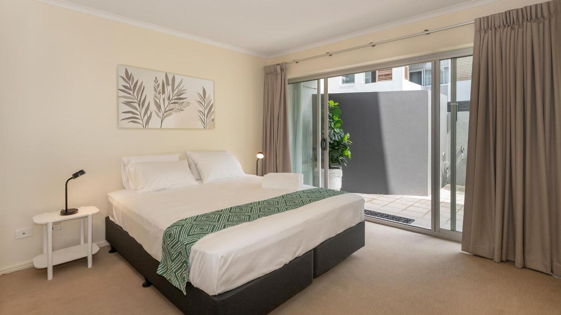 Huge Terrace With Free Parking In The Heart Of Fortitude Valley Apartment Brisbane