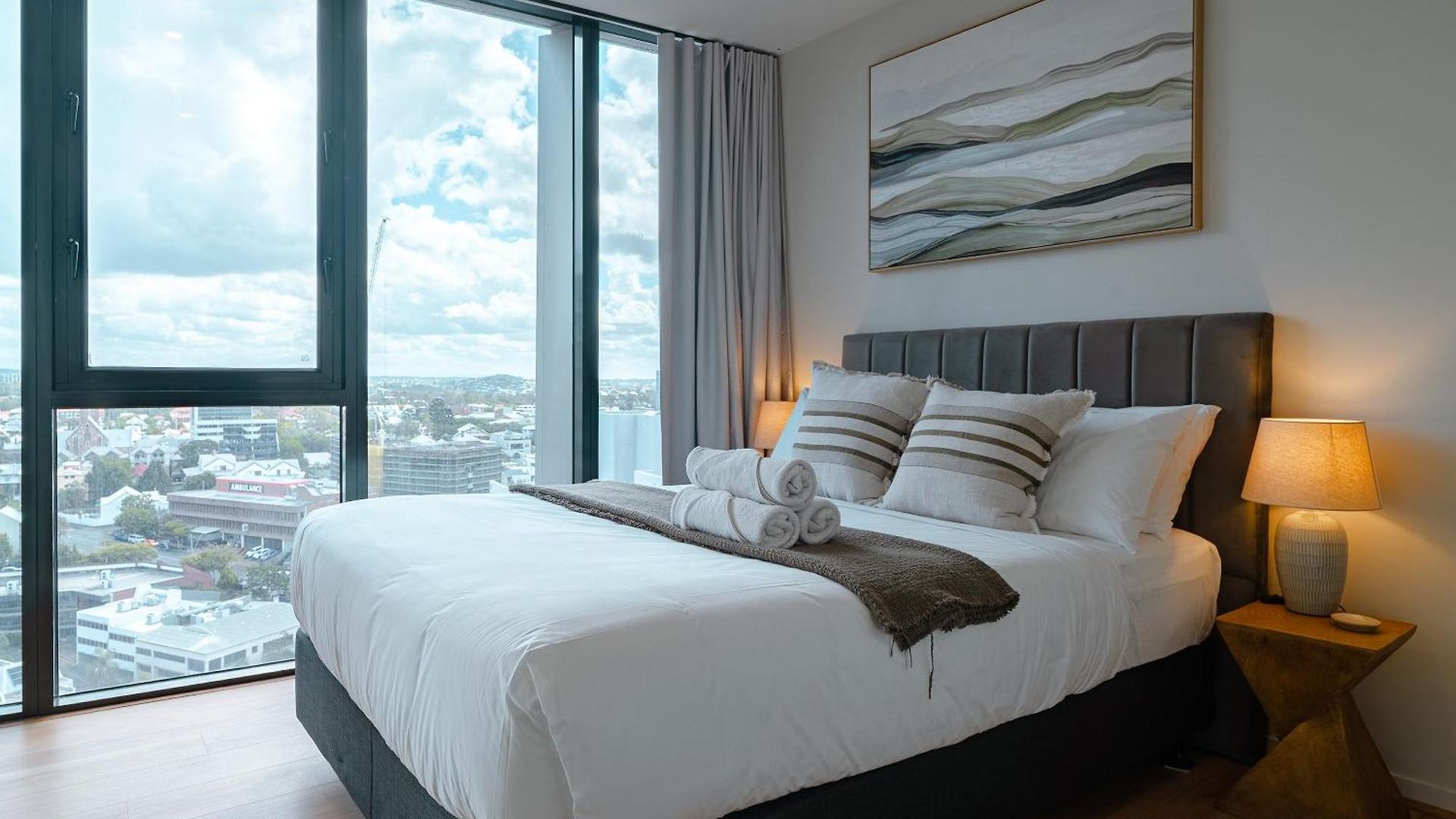 Lux 20th Floor 2br 2bath, Infinity Pool, Gym, Wifi * Brisbane