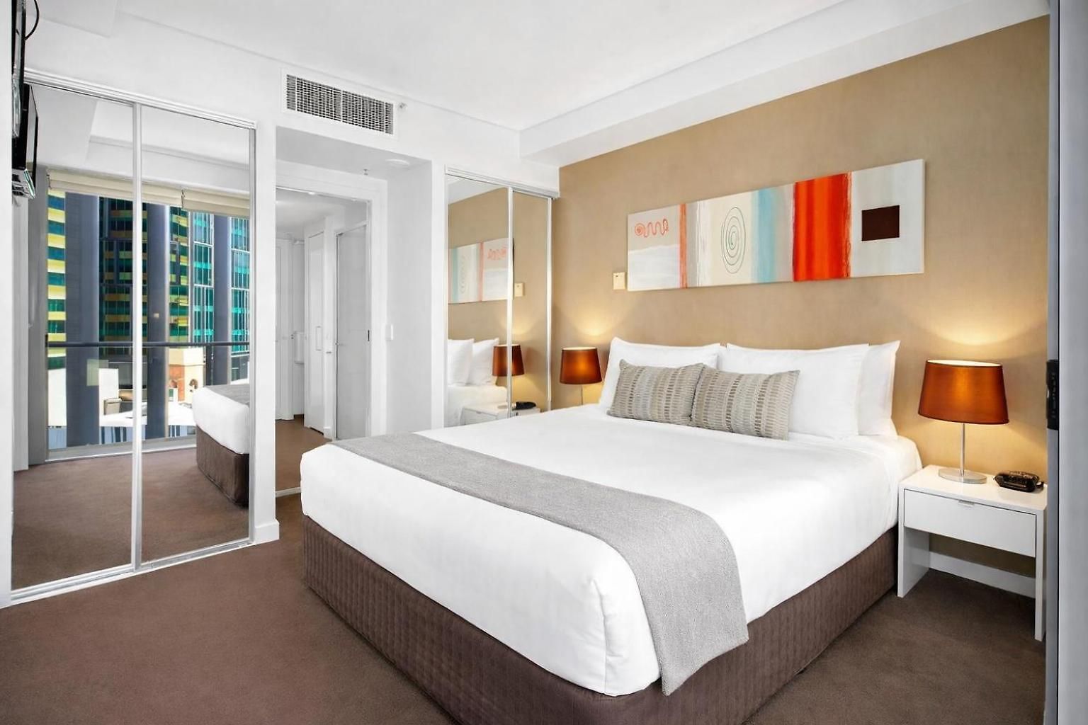 Cbd With Amenities Apartment