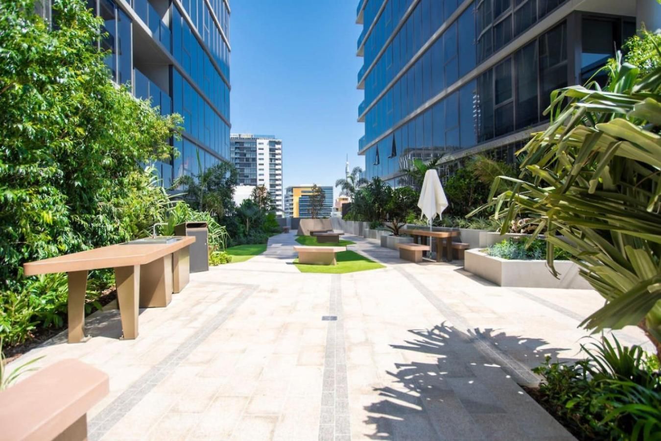 Big And Modern 3br Southbank Apartment