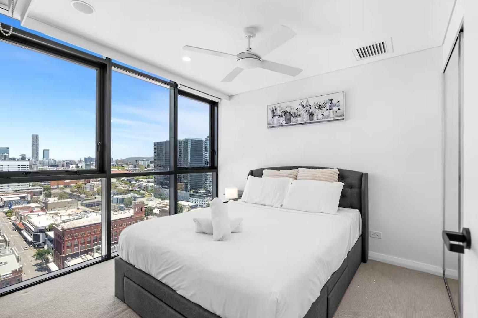 Luxury High-floor 1br Retreat With Balcony Apartment Brisbane