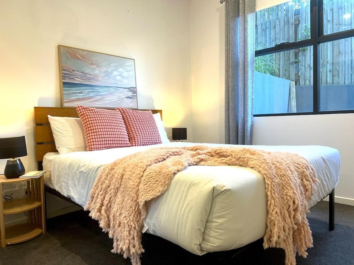 Cannon Hill 2br Retreat With Patio & Parking * Brisbane