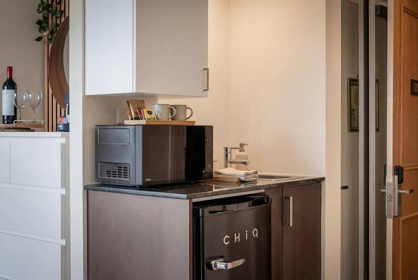 Apartment Modern Cbd W/ Balcony Views | Pool & Gym Brisbane