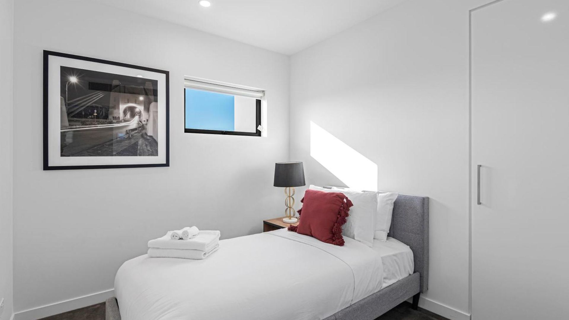 Spacious 3br Near Stadium W Views, Pool And Car Park Apartment Brisbane