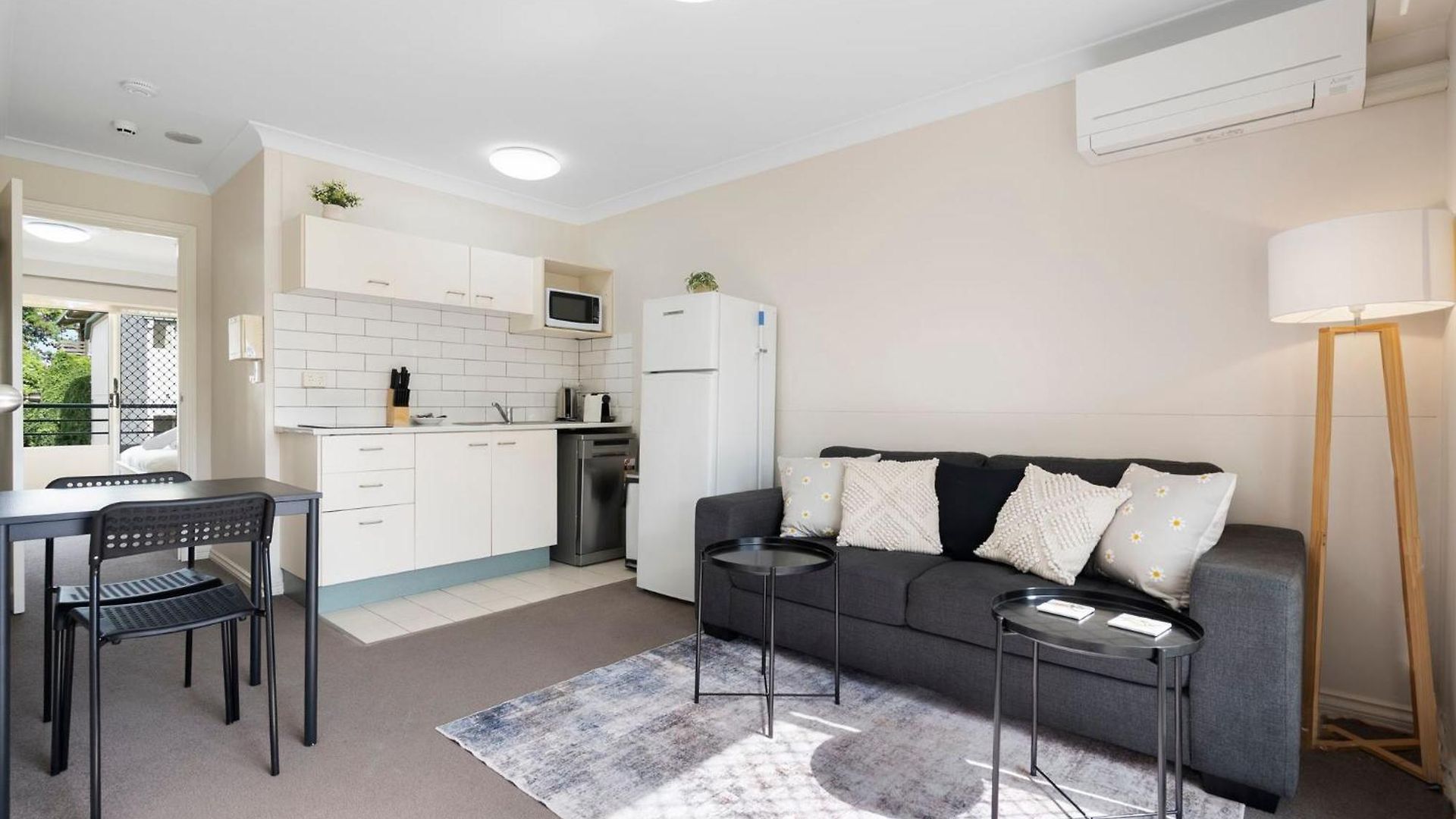 Apartment Comfortable With Pool Access Brisbane