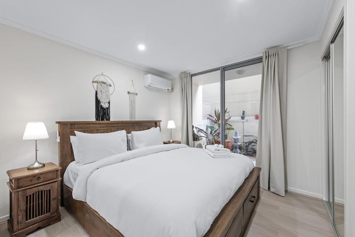 Spacious Comfortable Unit With Free Parking & Pool Apartment Brisbane