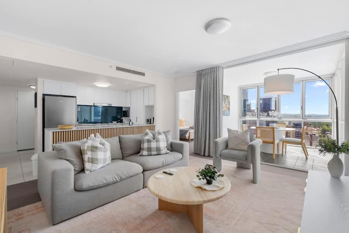Escape 2bed-2bath-1car-pool-views - Cbd