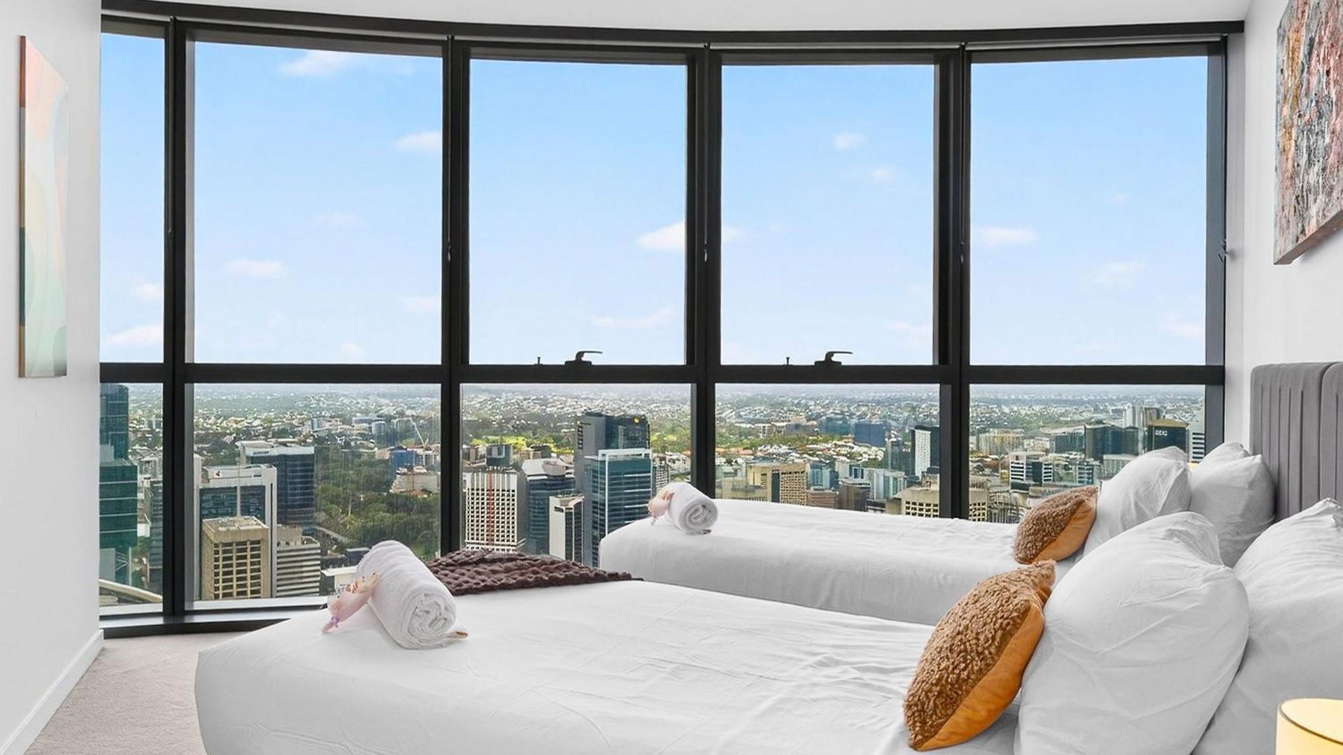 3 Bedroom Luxury In The Sky Apartment Brisbane