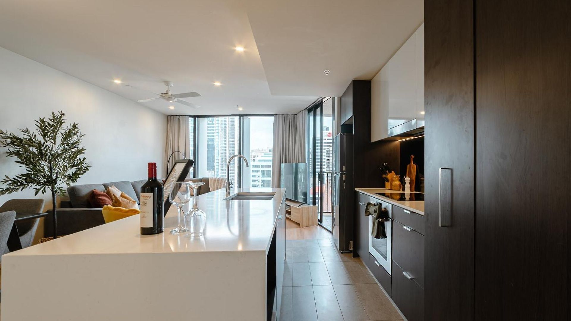 Lux 20th Floor 2br 2bath, Infinity Pool, Gym, Wifi Brisbane
