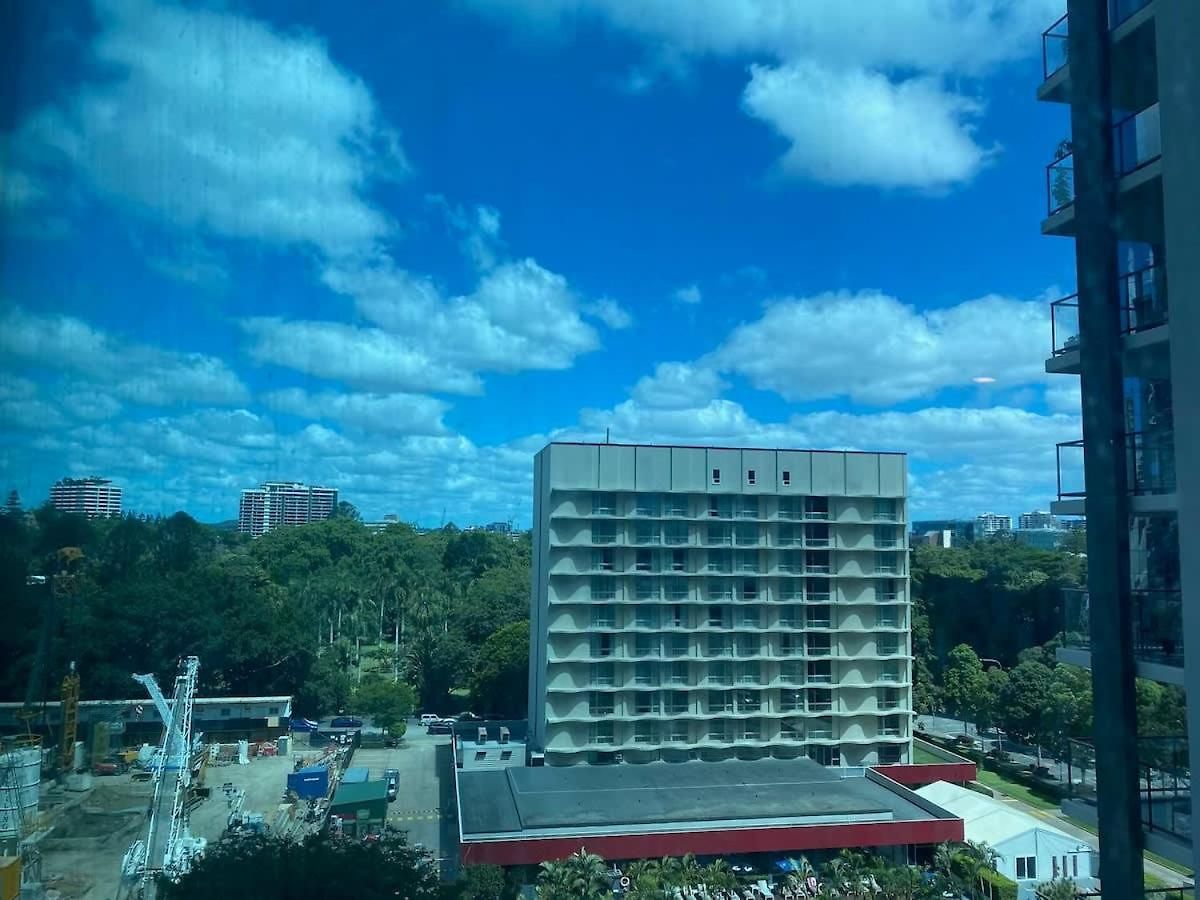 Apartment, 10 Floors High By Stylish Apartment Brisbane