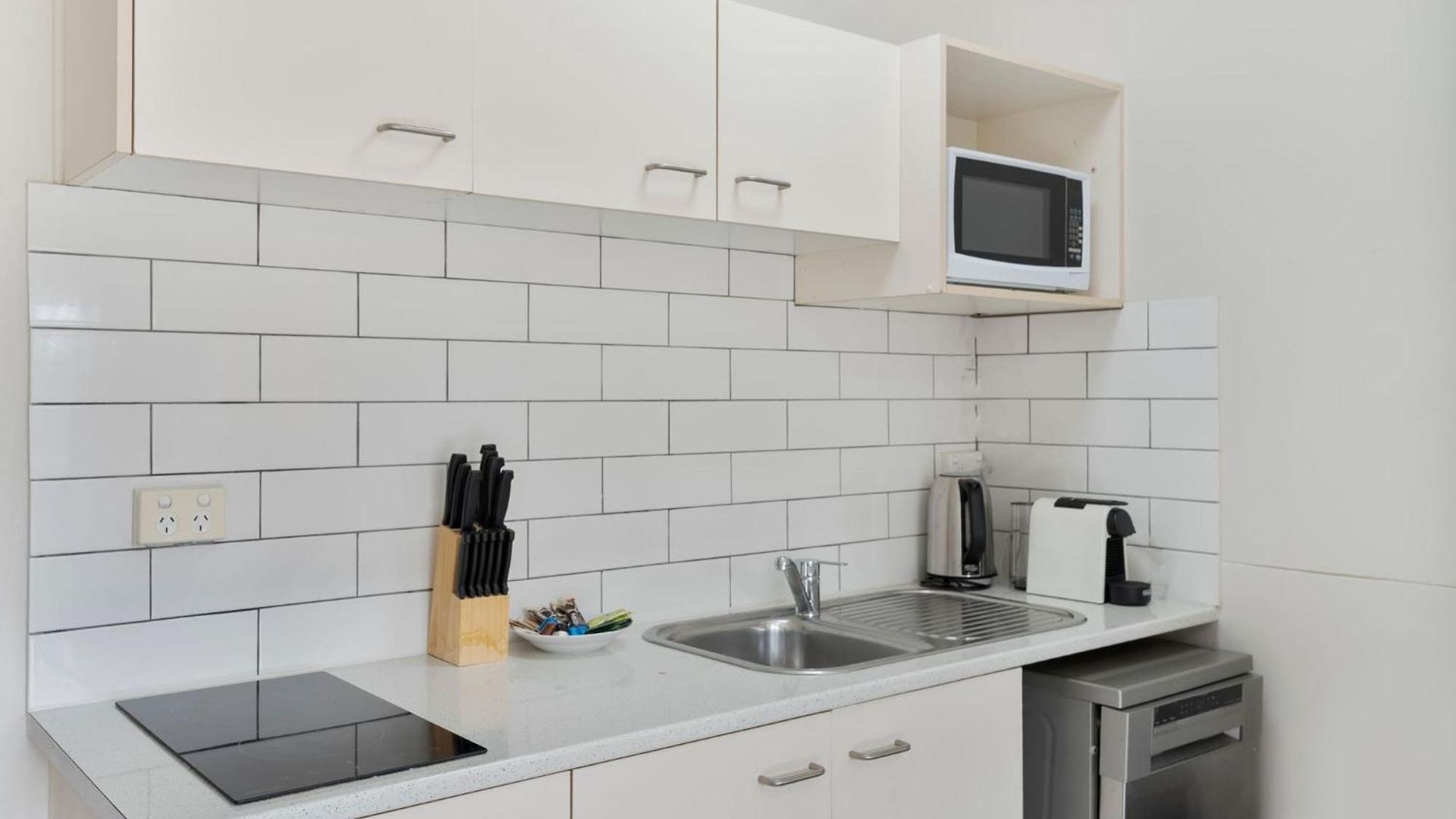 Comfortable With Pool Access Brisbane