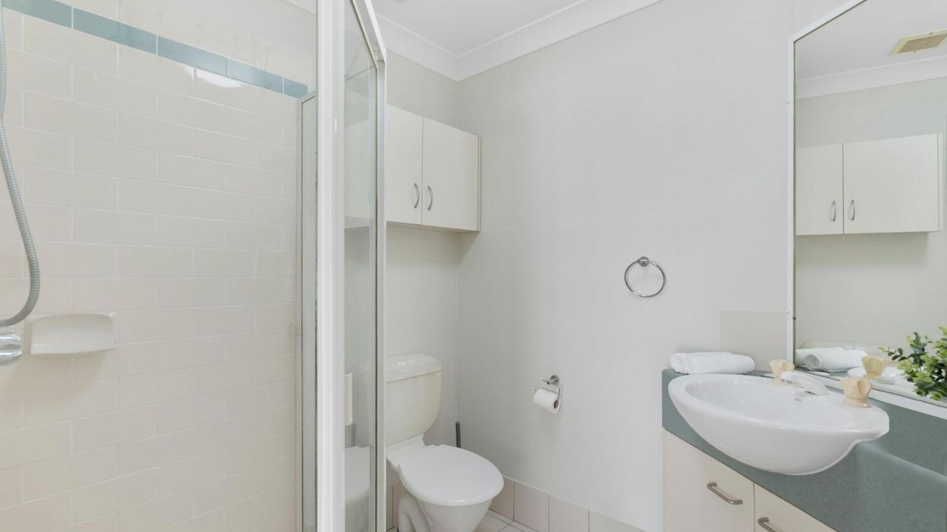 Comfortable With Pool Access Apartment