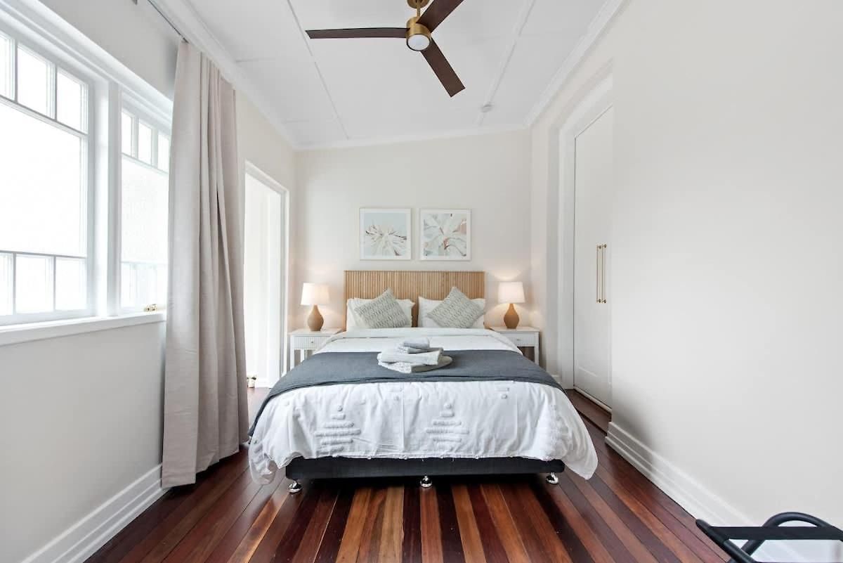 Apartment Art Deco With Modern Twist 1bed-1bath-1car-new Farm