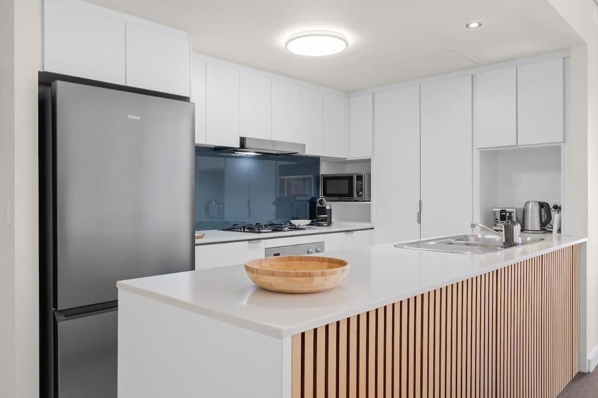 Escape 2bed-2bath-1car-pool-views - Cbd *