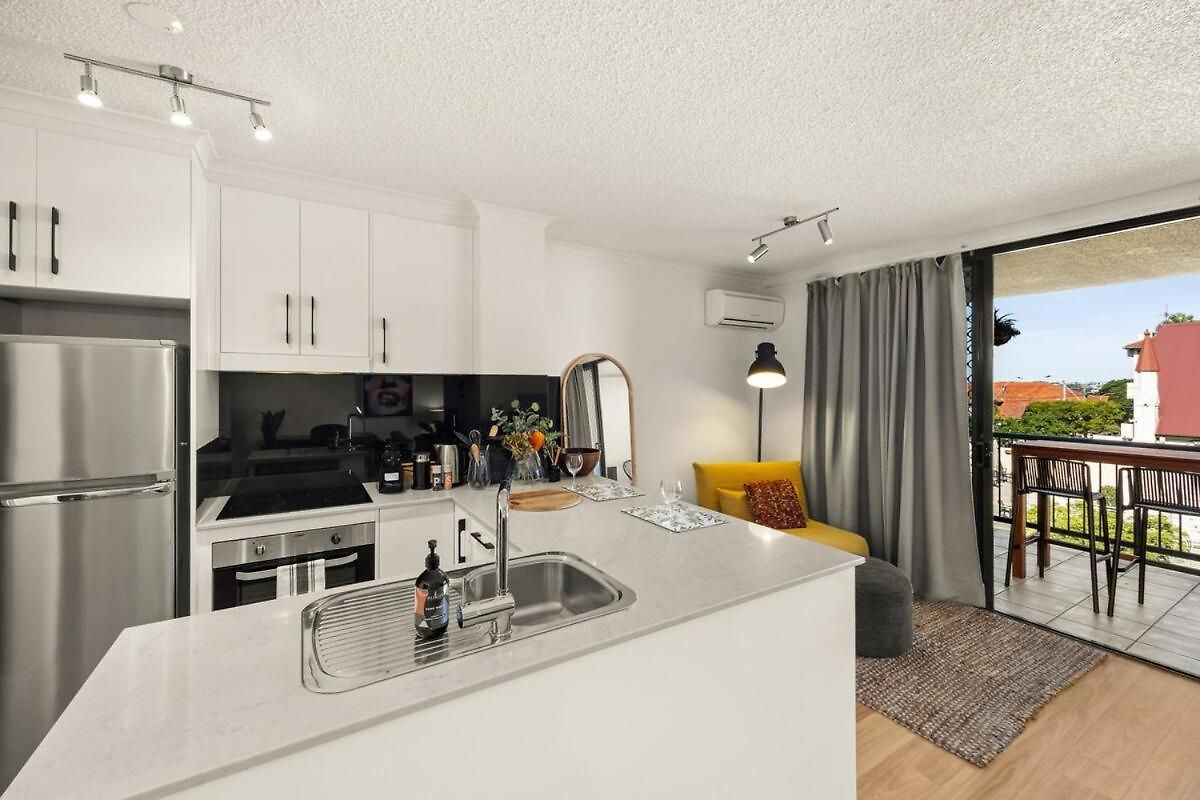 Galleries Apartments, 1 Bed, Parking, Balcony *