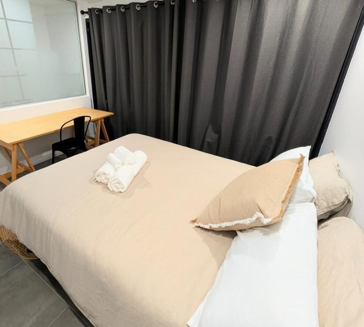 Apartment Quiet New Farm Retreat With Pool & Free Parking