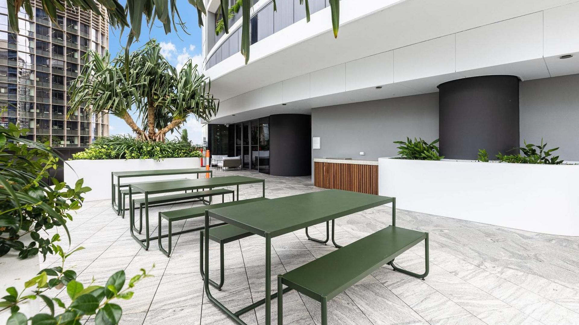 3 Bedroom Luxury In The Sky Brisbane
