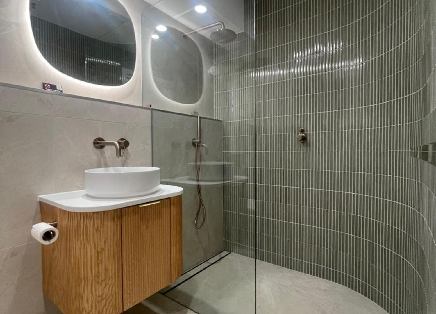 Apartment Sensational Cliff-top Waterfront *