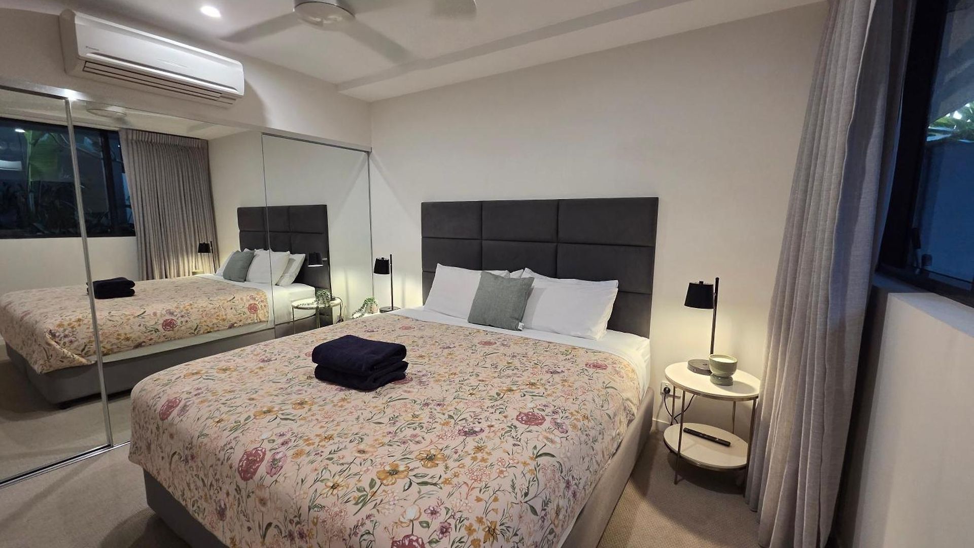 Portside Wharf Retreat With 1 - Bedroom King Bed Apartment