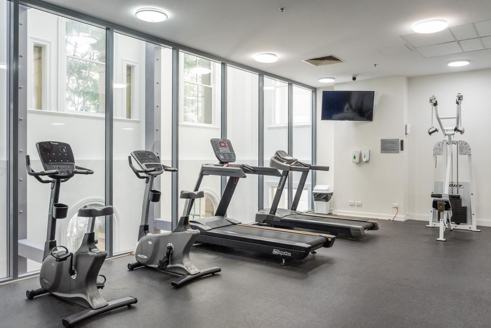 Modern 2br In Cbd | Pool | Gym | Parking Apartment Brisbane