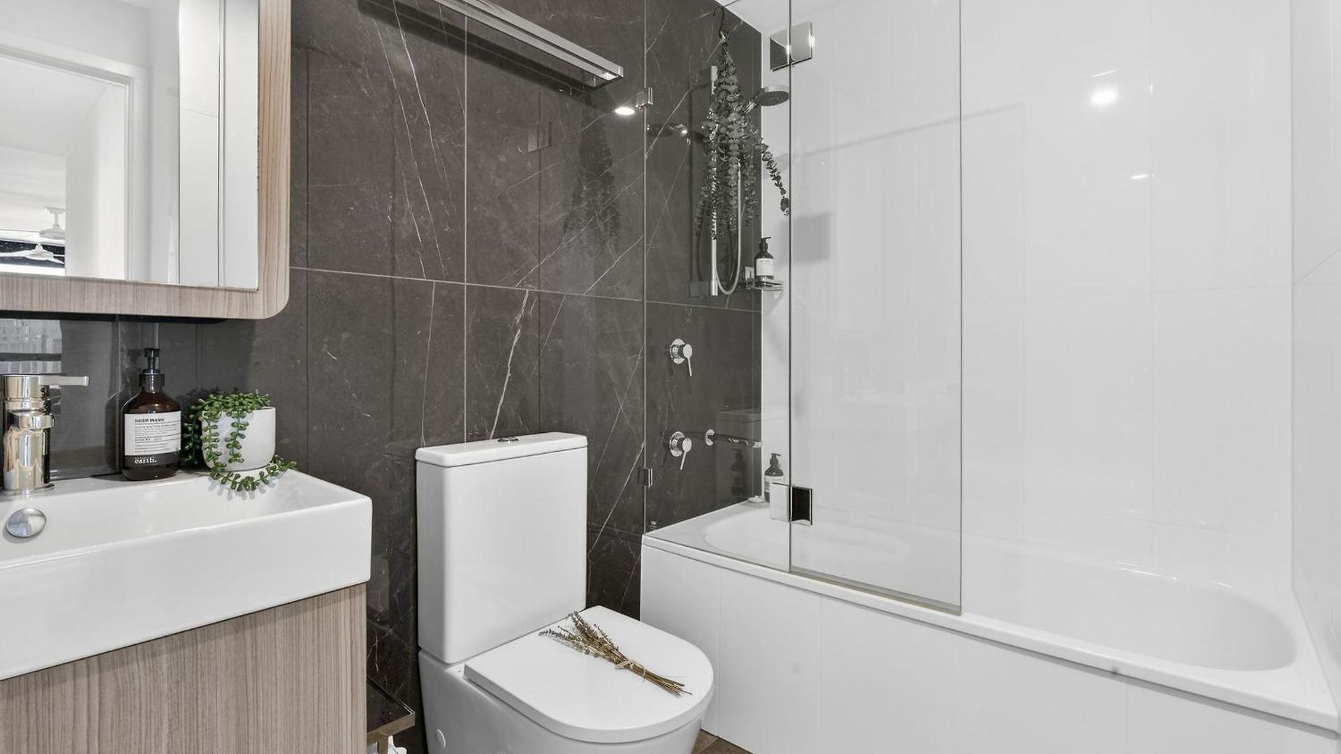 31f Premium 3br Skyline River Views One Brisbane