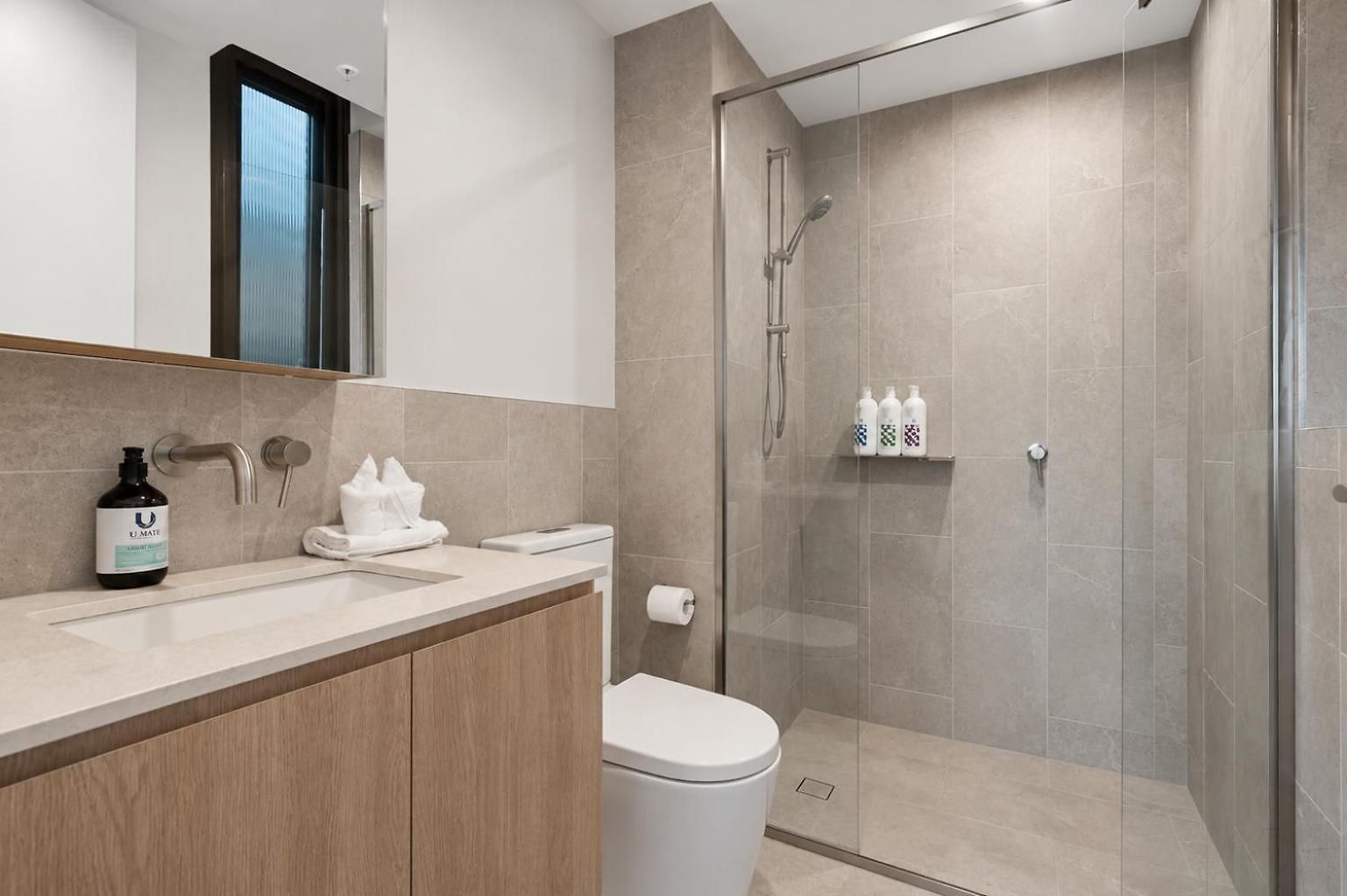 Apartment Riverside Modern 2br East With Parking *
