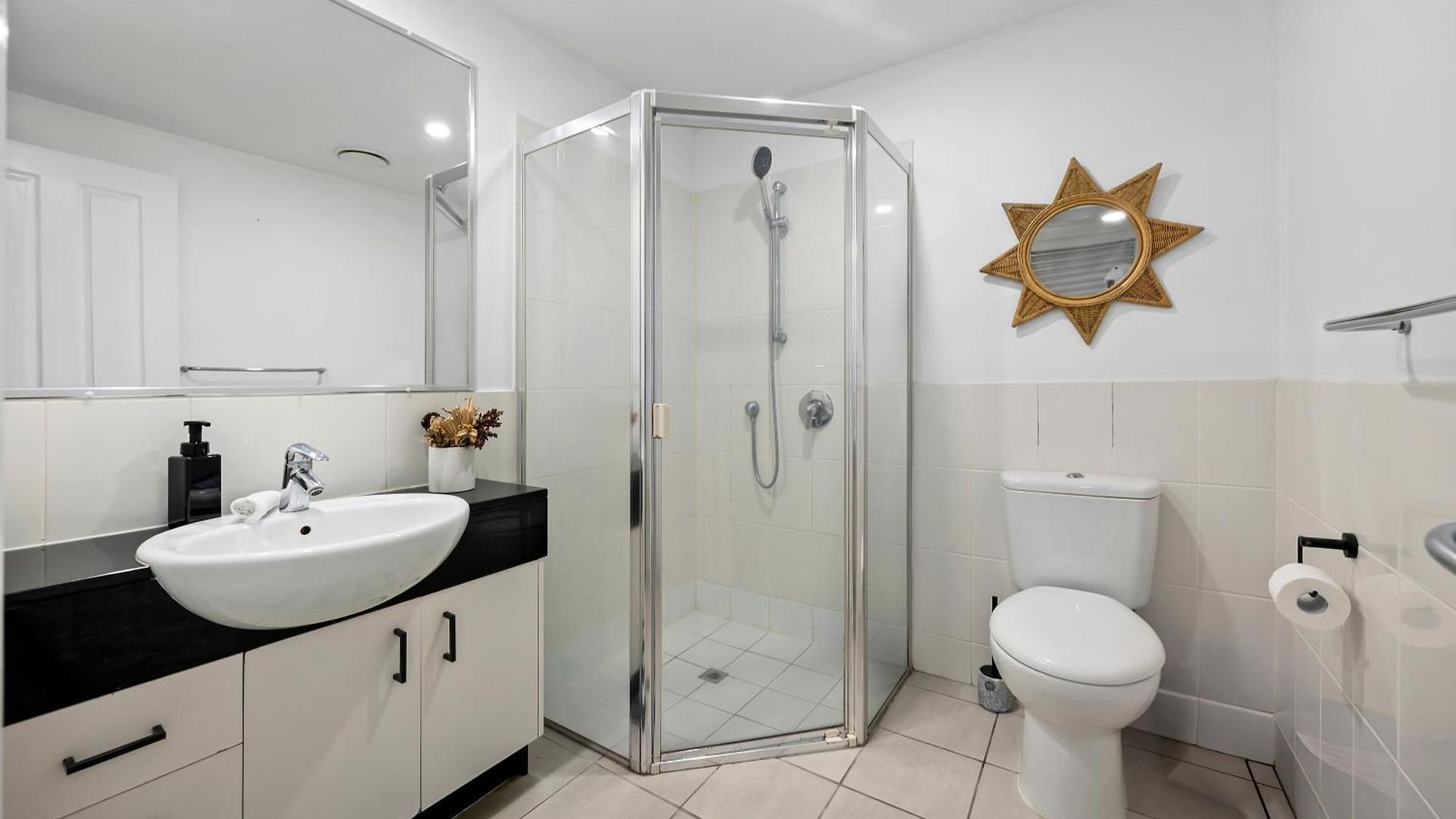 Resort-style 3br River And Hosp Parking And Pool Apartment *