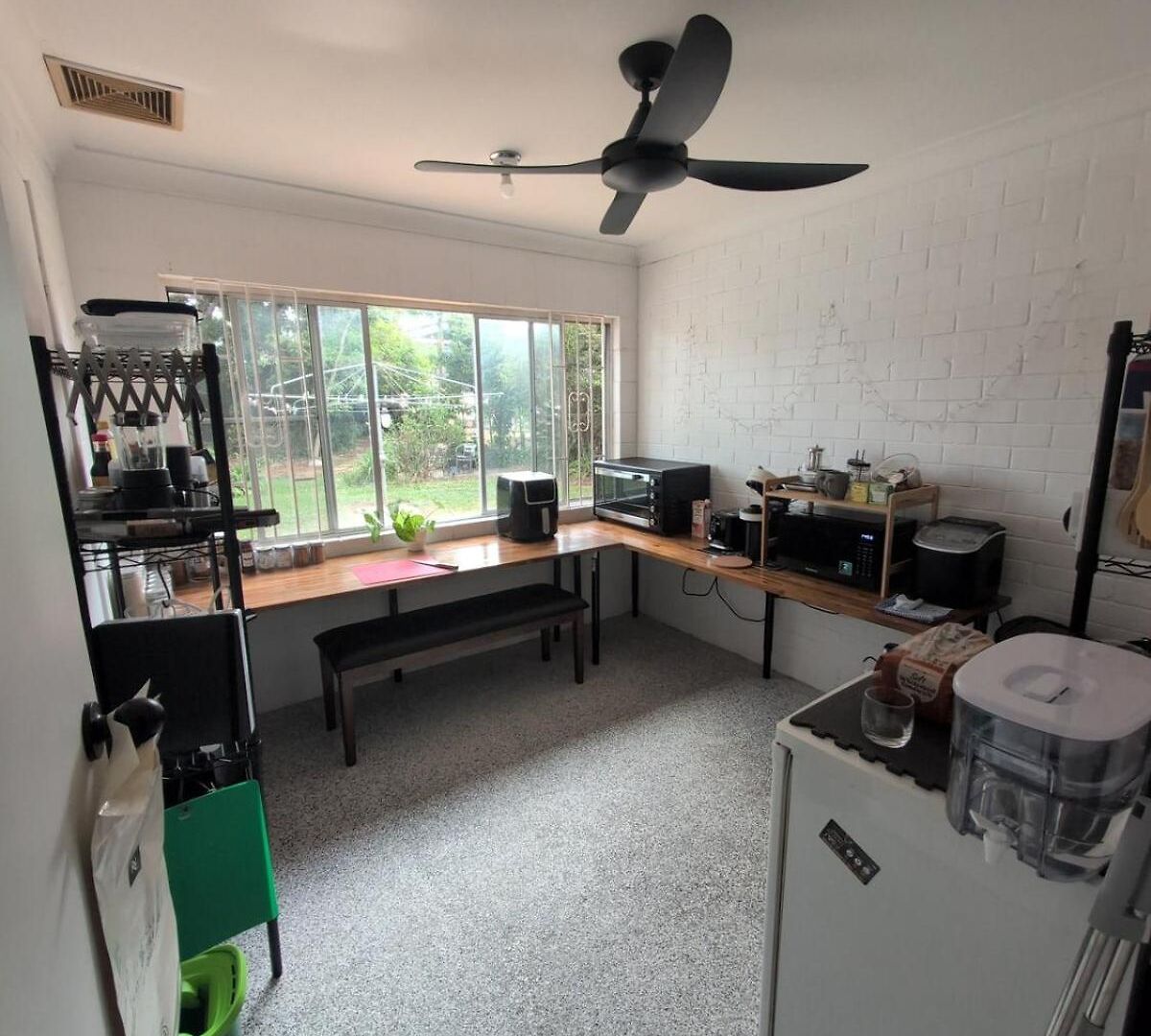 Peaceful, Pool, Lowtox, B'fast Included, Yoga Yard * Brisbane