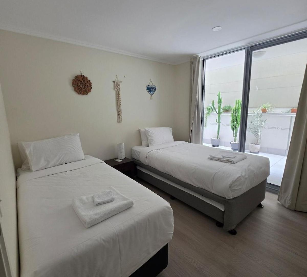 Spacious Comfortable Unit With Free Parking & Pool Apartment Brisbane