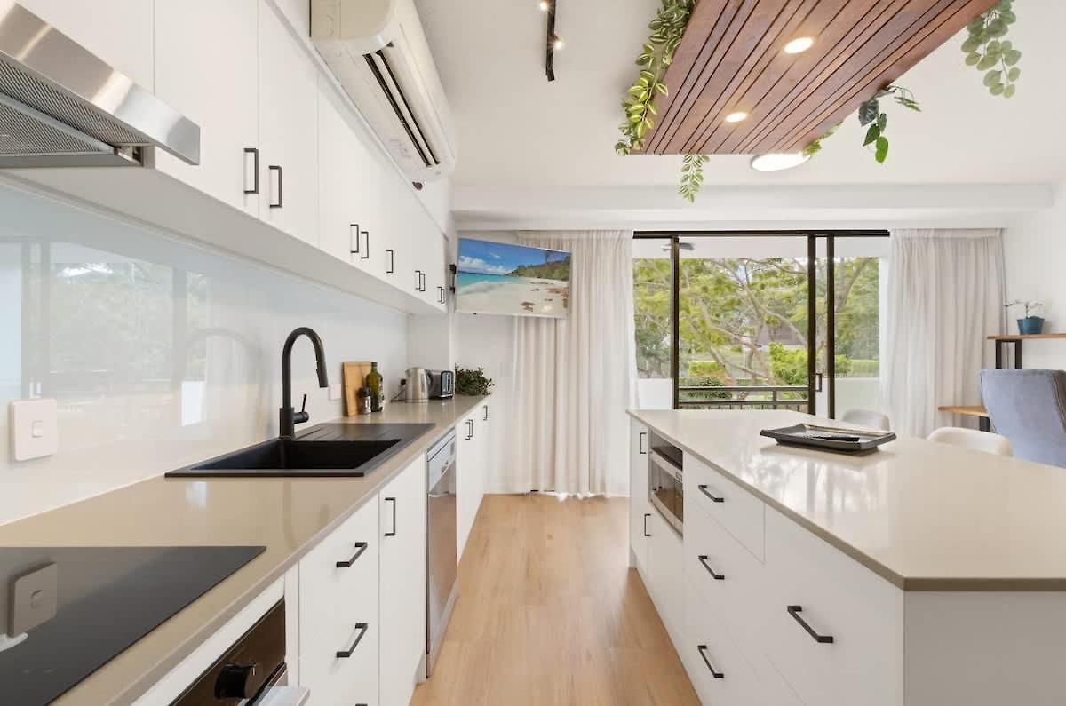 Apartment Hideaway - Pool Gym Bbq Tennis Court *