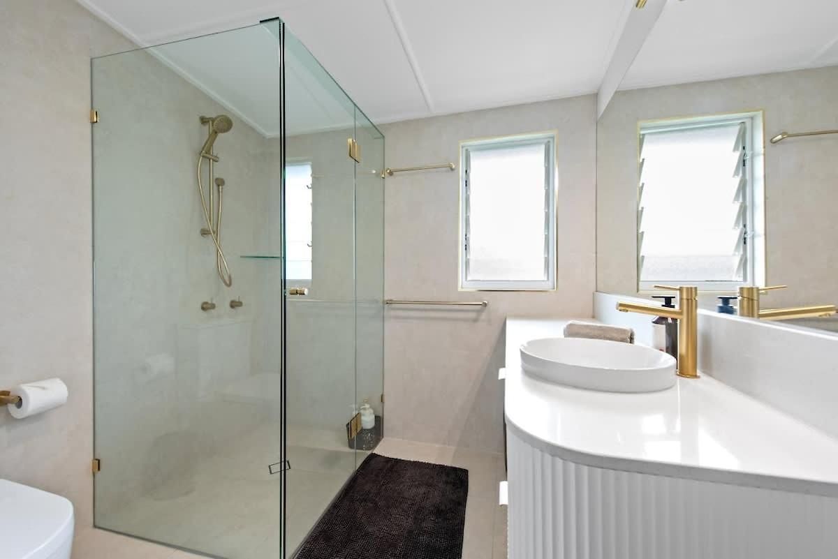 Art Deco With Modern Twist 1bed-1bath-1car-new Farm