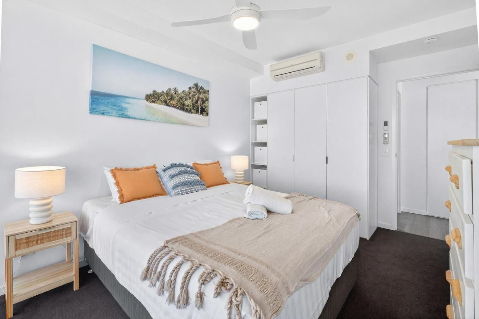 Apartment Luxury 2bed2bath With Pool, Parking, Gym And Views *