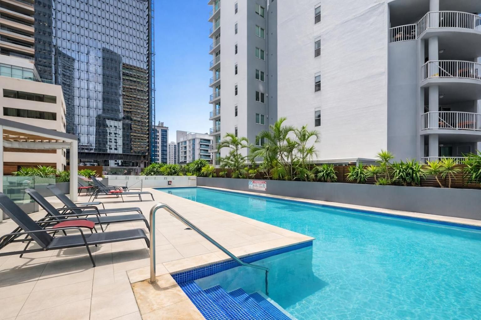 Apartment Cbd With Amenities Brisbane