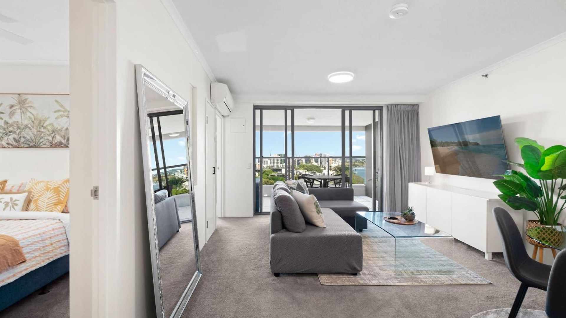 Oasis 2bed-1bath-1car-views Apartment Brisbane