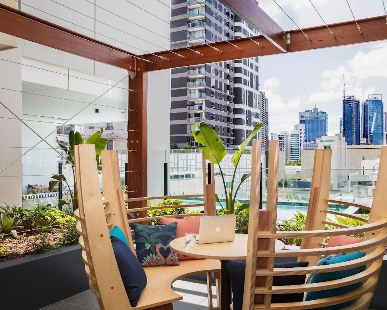 Cultural Charm - 2br In South Apartment