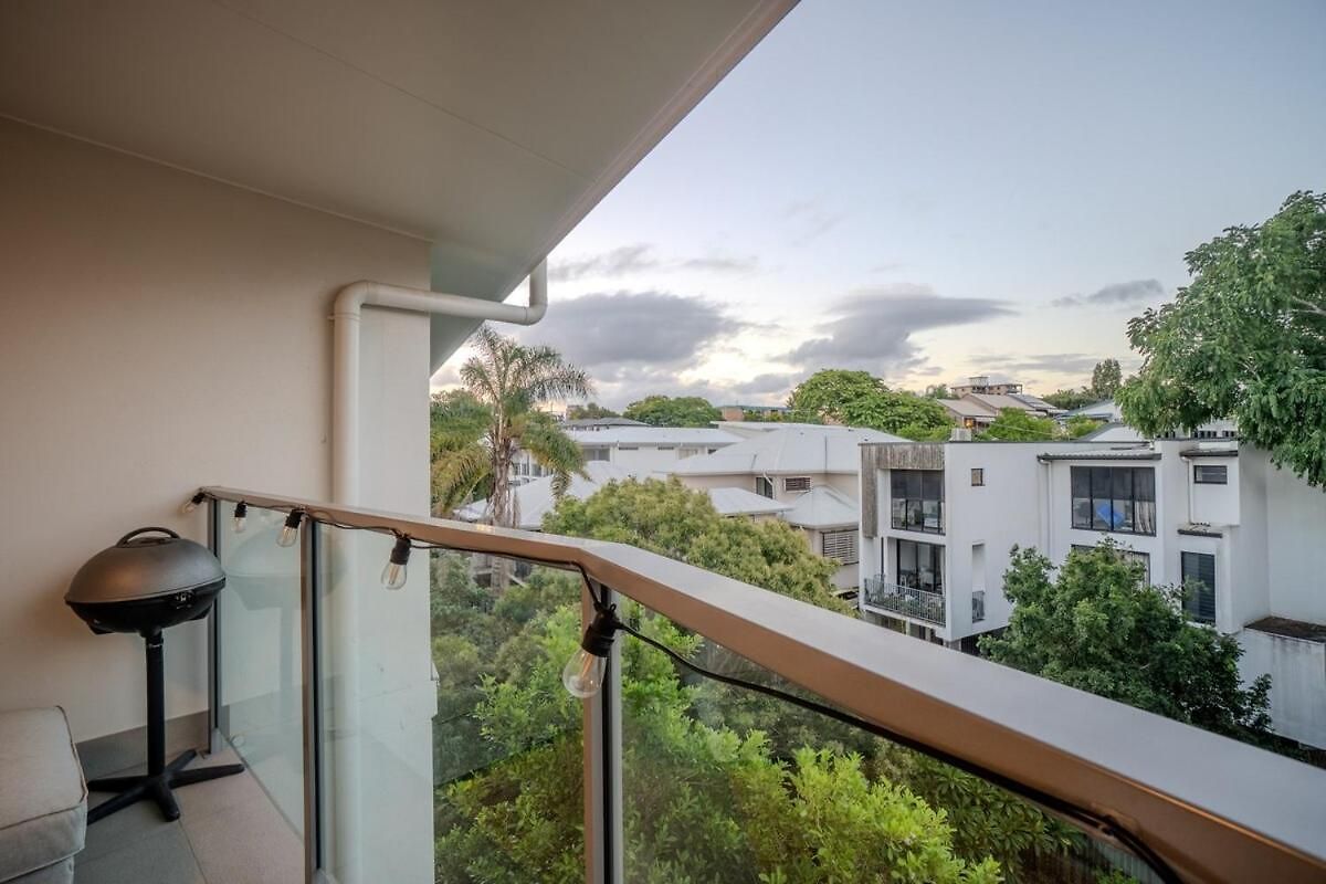 Sleeps 8 Near Uq 10 Mins Cbd Dual Living Apartment