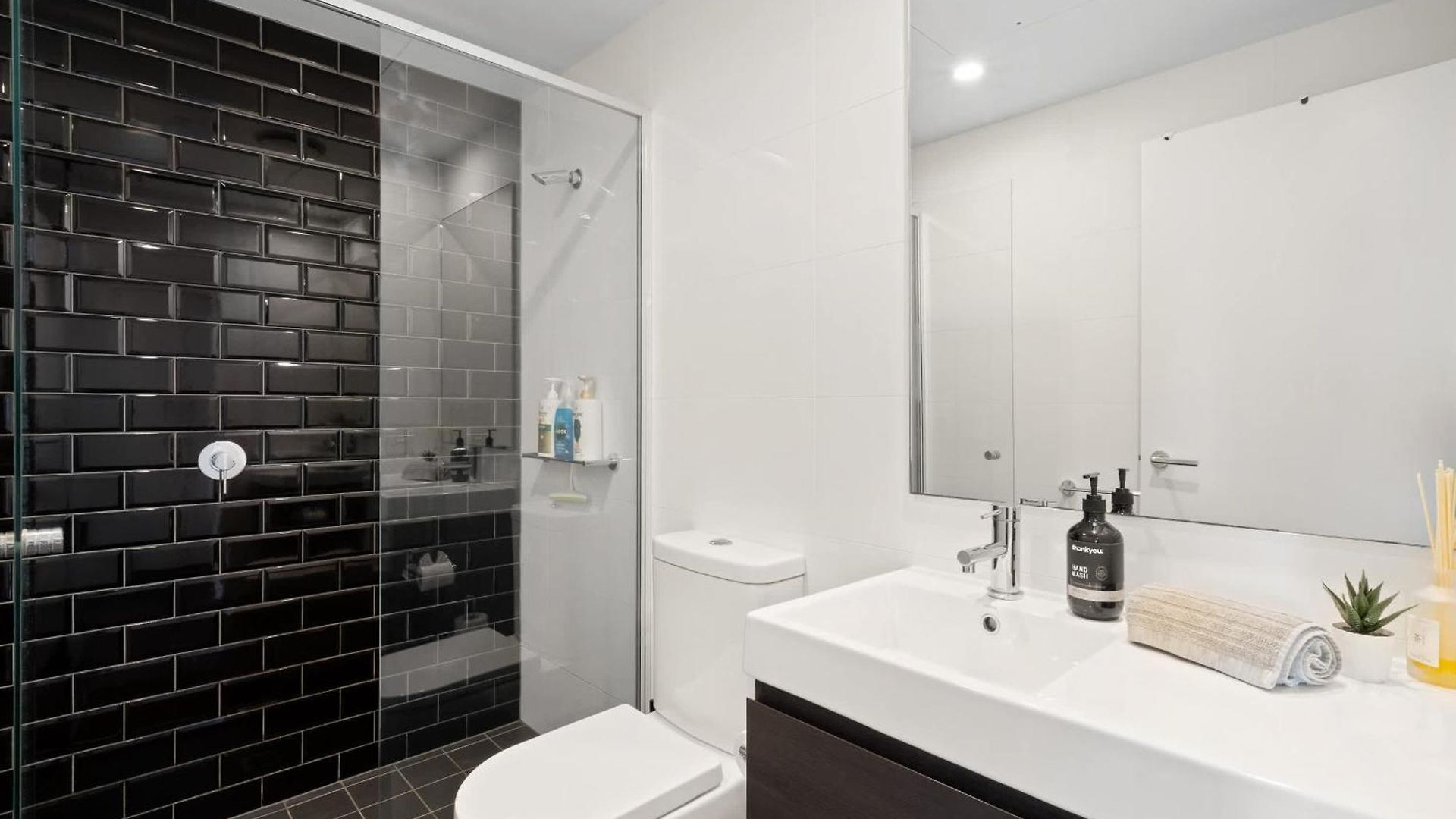 Fab! Skyline Cbd Views Over South Bank Apartment Brisbane